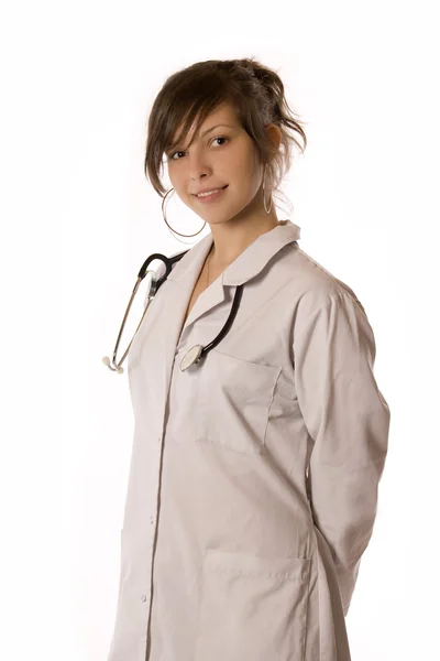 Молодая женщина-врач со стетоскопом — стоковое фото