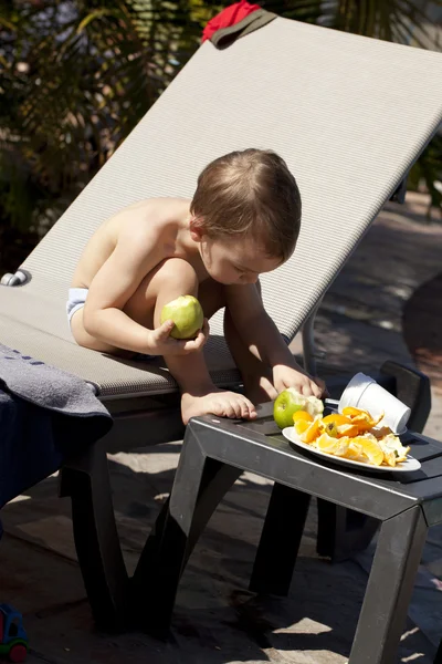 Boy with fruits — Stock Photo, Image