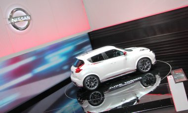 White Nissan Juke Nismo clipart