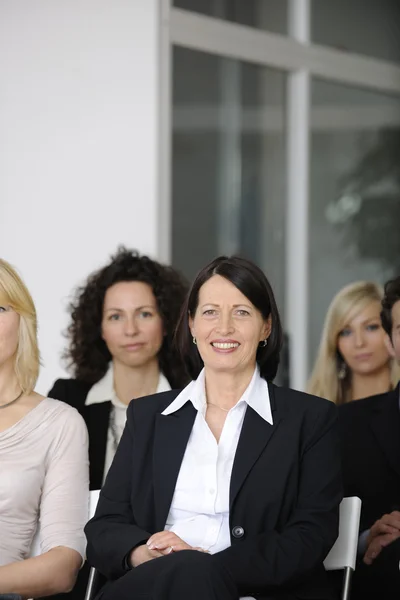 Geschäft auf der Konferenz Hörvortrag — Stockfoto