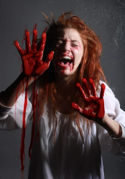 Horror témájú kép-val vérzés Freightened nő — Stock Fotó
