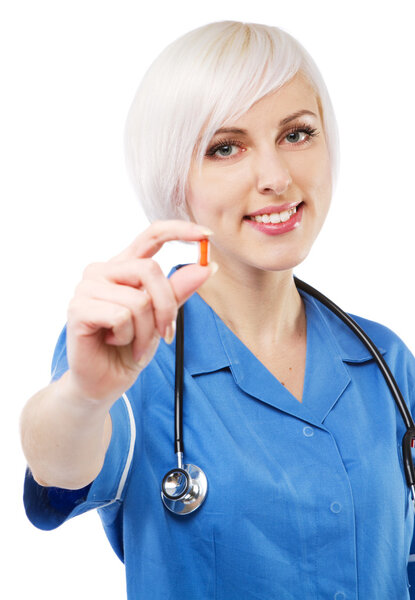 Дружеская медсестра на белом фоне

