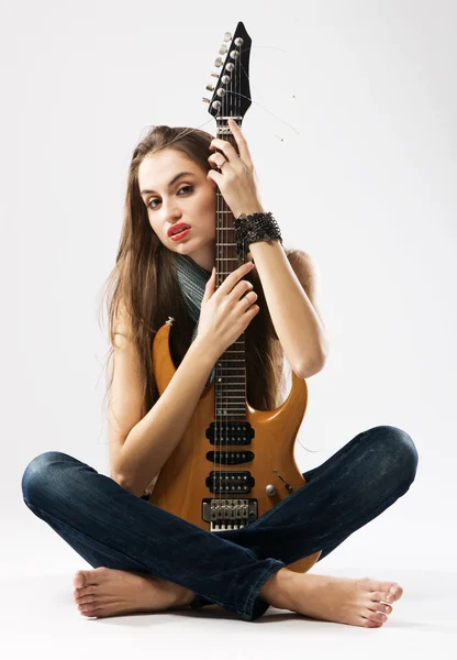 电吉他的漂亮女孩 — 图库照片