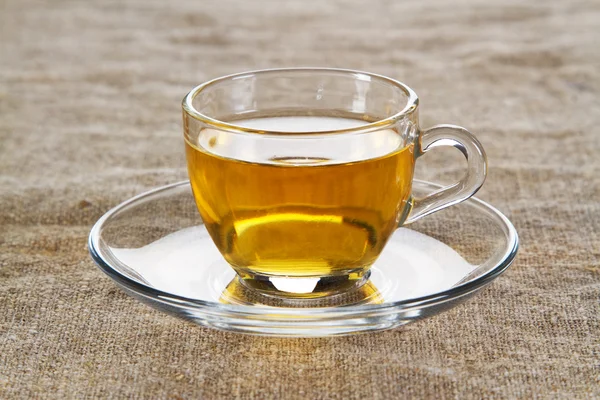 茶杯子与新鲜薄荷叶 — 图库照片