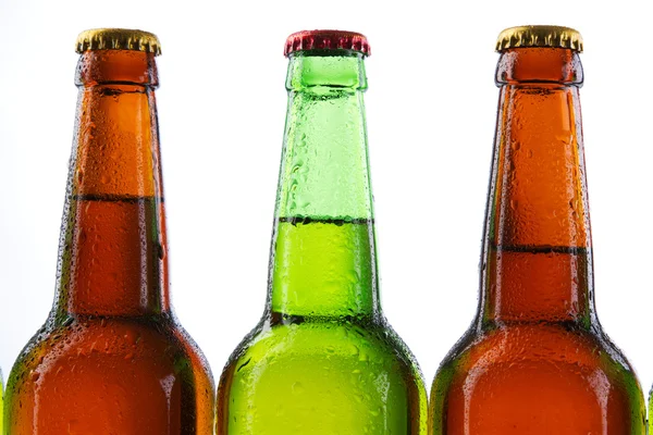 Bierflessen geïsoleerd op witte achtergrond — Stockfoto
