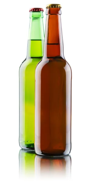 Bottiglie di birra isolate su sfondo bianco — Foto Stock