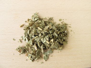 Hanımefendinin pelerini, Alchemillae herba