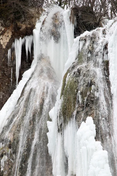 Vattenfall i vinter — Stockfoto