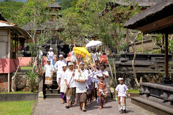Balinesische Beerdigungszeremonie — Stockfoto