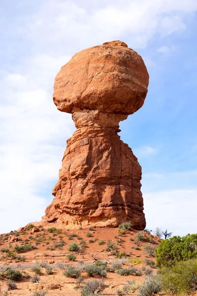 平衡的岩 — 图库照片