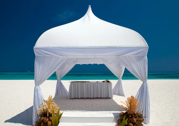 Svatební chata na pláži — Stock fotografie