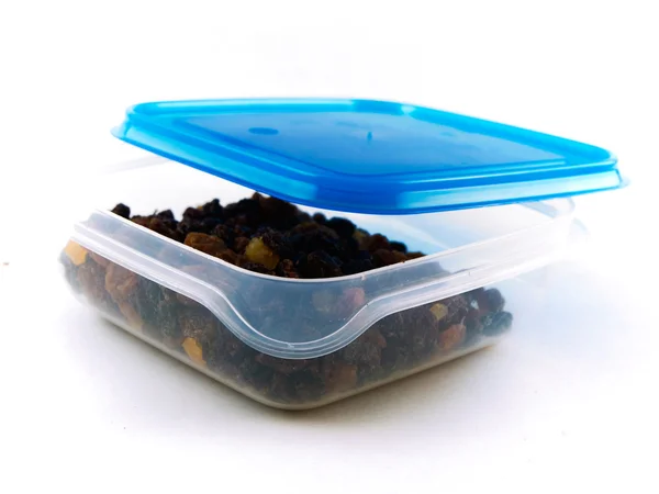 Gedroogde vruchten in tupperware, rozijnen en sultana 's — Stockfoto