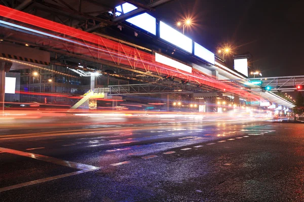 Pohled na noční městský provoz — Stock fotografie