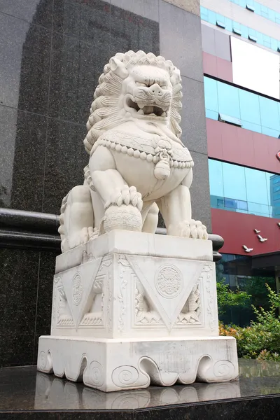 Sten lejon skulptur — Stockfoto