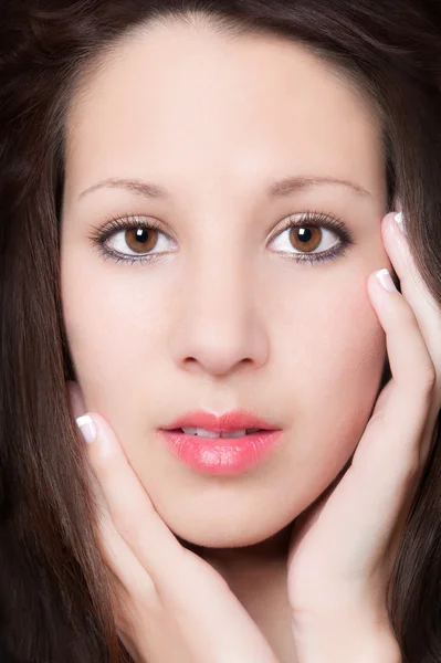 Sensuele close-up portret van mooie jonge vrouw — Stockfoto
