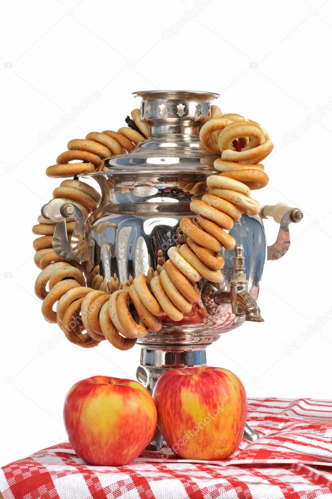 Russian samovar with bagels and apples