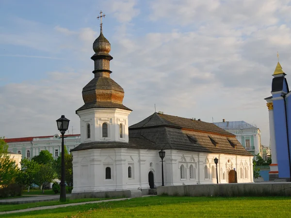 Refectorium kerk van de Heilige Michaël verguld orthodoxe kathedraal, kiev — Stockfoto