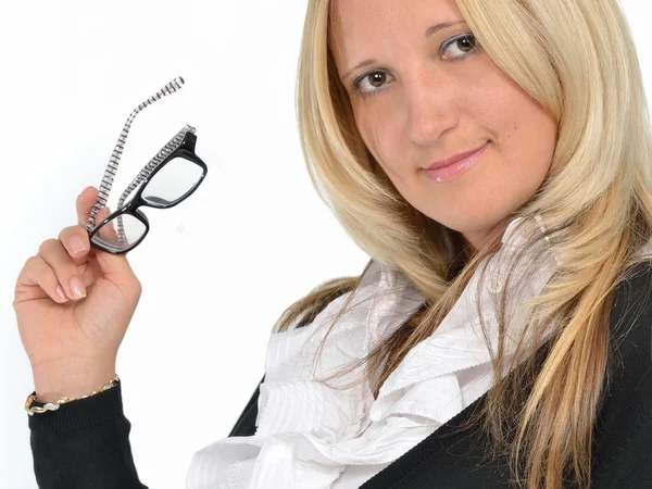 Atractiva mujer caucásica sosteniendo gafas —  Fotos de Stock