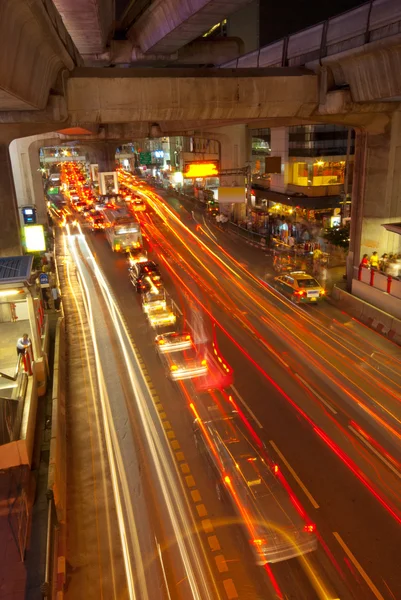 Bangkok Straße in der Nacht — Stockfoto