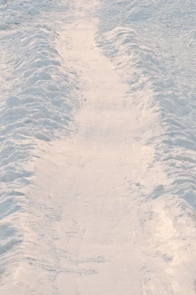 Vintern vägen täckt med snö — Stockfoto