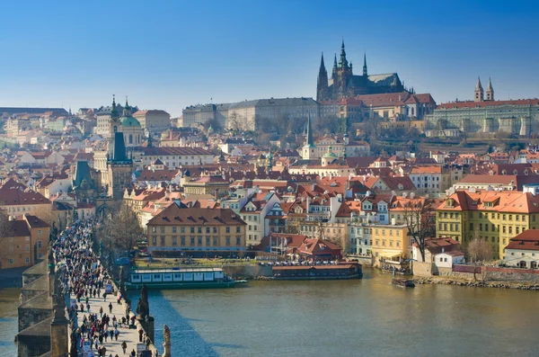 Praga, Ponte Carlo e Castello di Praga, Vltava panorama — Foto Stock