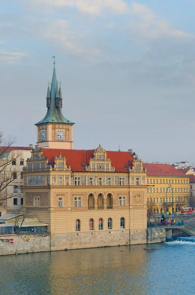 Vista da ponte Charles para o Museu Smetana, Praga, Boêmia — Fotografia de Stock