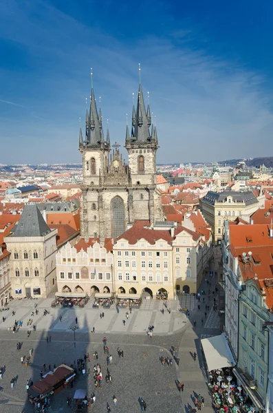 市庁舎の上からプラハの古い町の広場の航空写真 — ストック写真