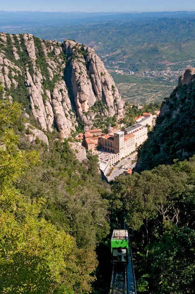 Mosteiro de Montserrat e teleférico de montanha, Espanha — Fotografia de Stock