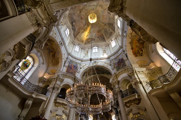 Decke der St.-Nikolaus-Kirche, Prag, Tschechische Republik — Stockfoto