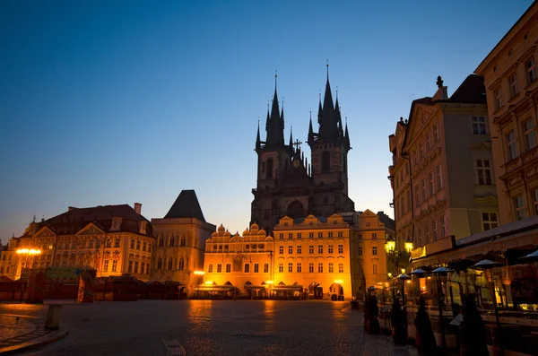 Plaza de la Ciudad Vieja por la noche (Staromestske Namesti), Praga — Foto de Stock