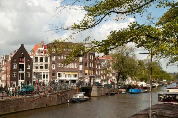 Перегляд каналу в Амстердамі — стокове фото