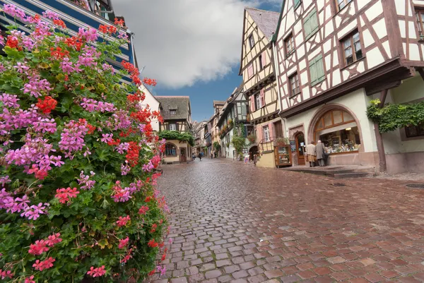 Rua pavimentada na Alsácia — Fotografia de Stock