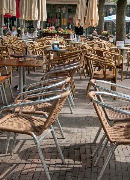 Café de rua na cidade europeia — Fotografia de Stock
