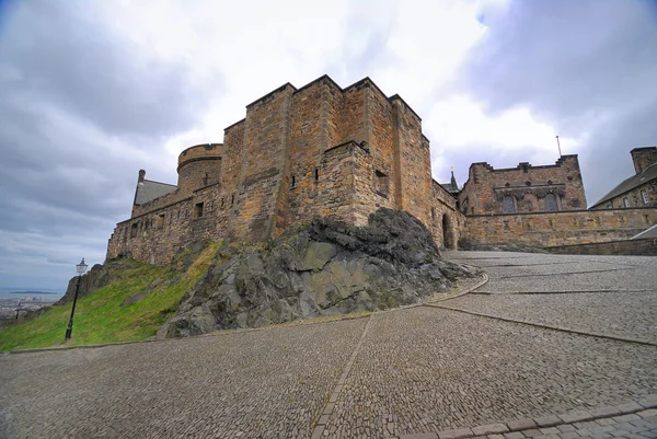 Середньовічних будівель в Единбурзький замок — стокове фото
