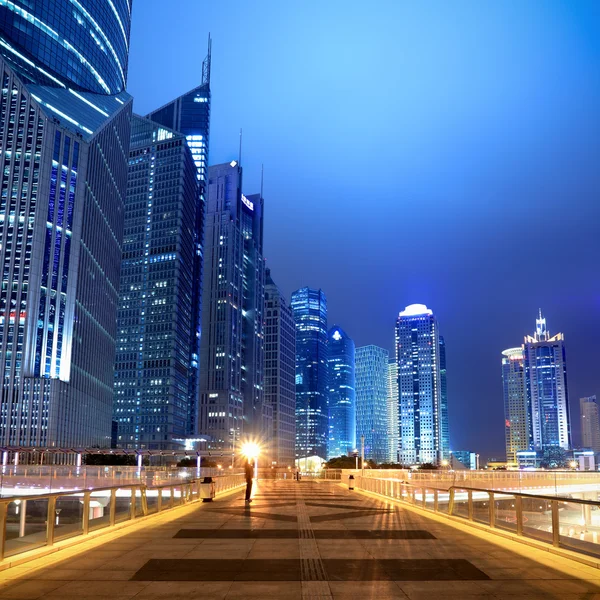 Nachtszene auf der Überführung in Shanghai — Stockfoto