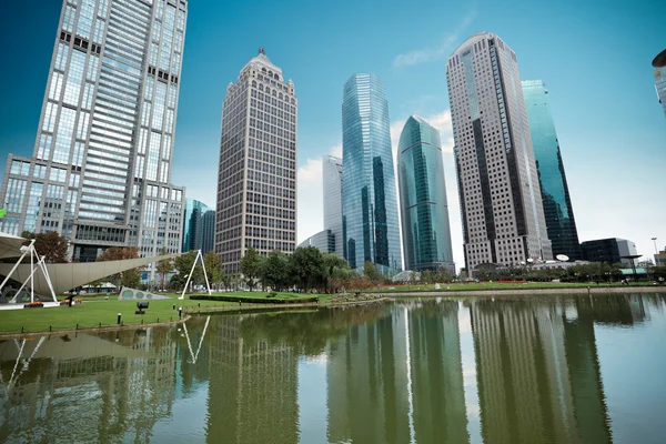 Modern greenbelt park in shanghai — Stock Photo, Image
