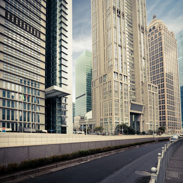 Moderna finansiella street i shanghai — Stockfoto