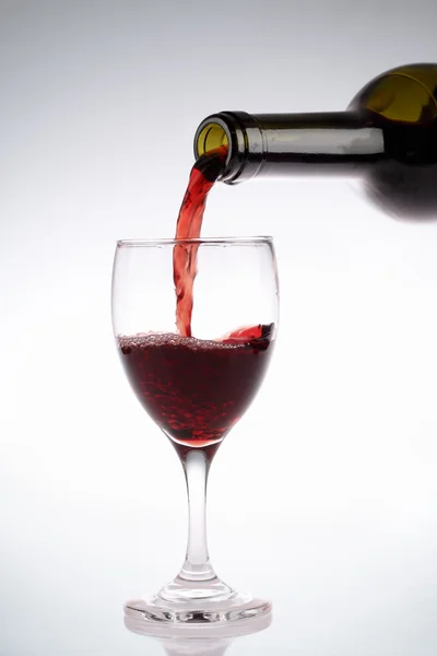 Vörös bor, öntés — Stock Fotó