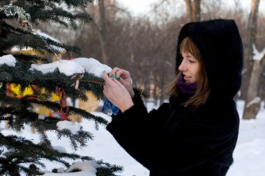 çam ağacı süsleme kız