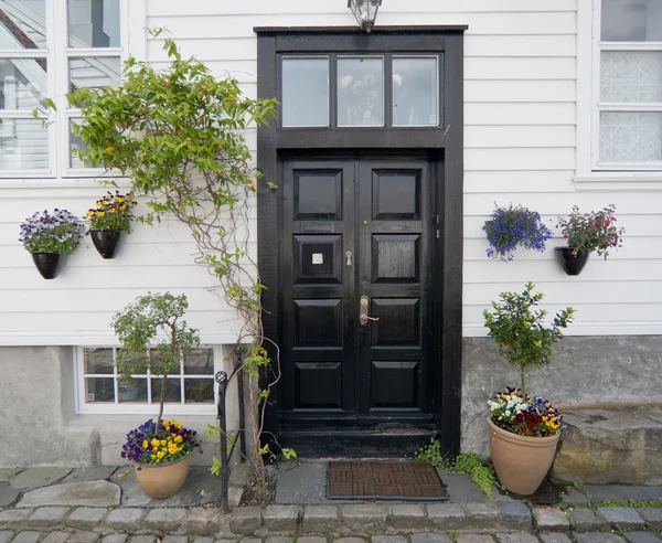 Puerta en Noruega. Stavanger casco antiguo —  Fotos de Stock