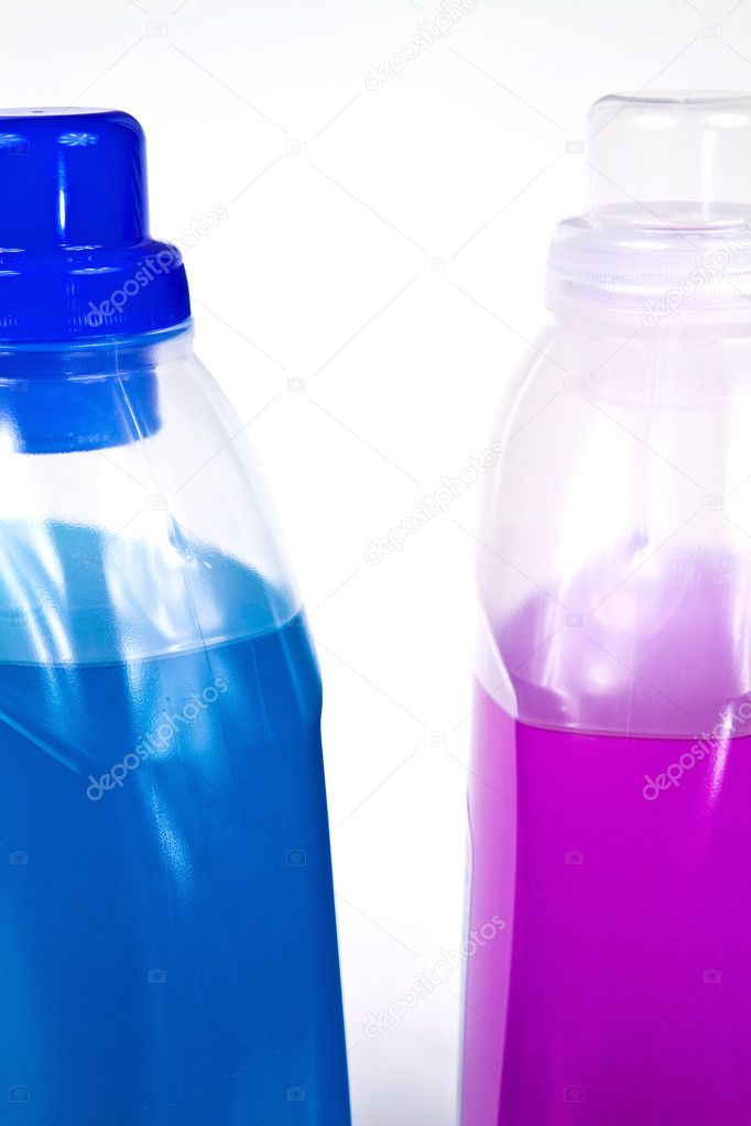 Color liquid detergent