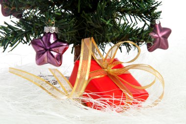 mevcut kırmızı plastik Noel ağacı