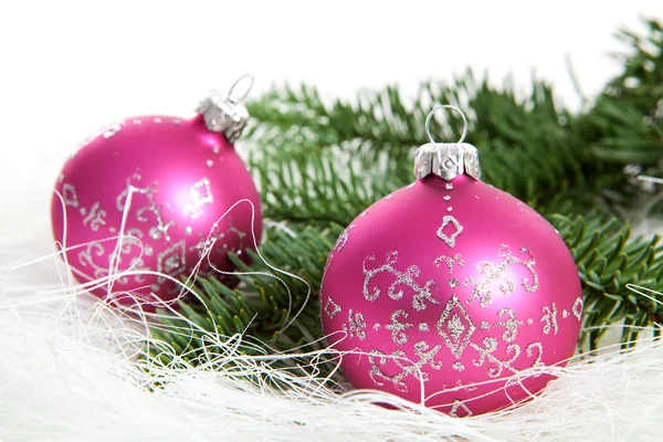 Dos bolas de Navidad rosa —  Fotos de Stock