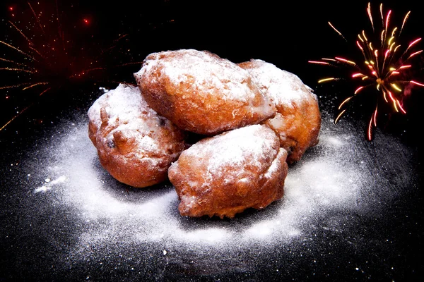 Куча голландского пончика, также известного как олиболлен — стоковое фото