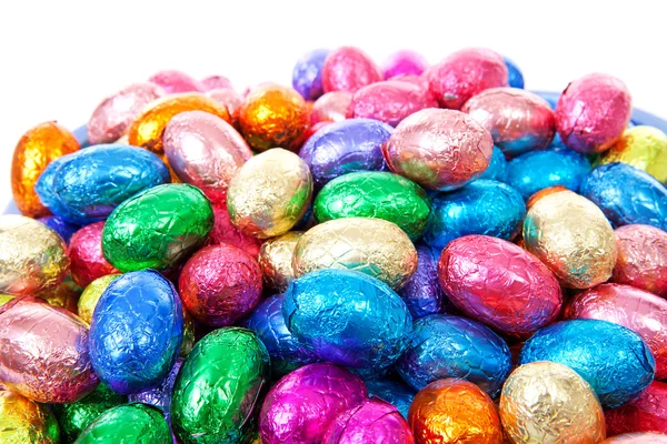 Куча разноцветных пасхальных яиц — стоковое фото