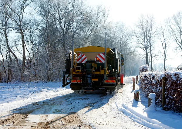 Nederlandse sneeuw gritter — Stockfoto