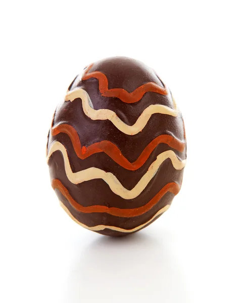 一个大的棕色 decoraded 复活节彩蛋 — 图库照片