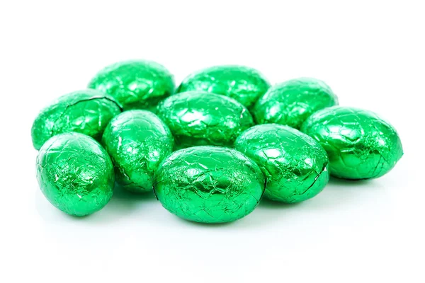 Ovos de Páscoa de chocolate verde em close-up — Fotografia de Stock