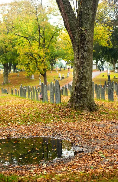 Cemitério de outono — Fotografia de Stock