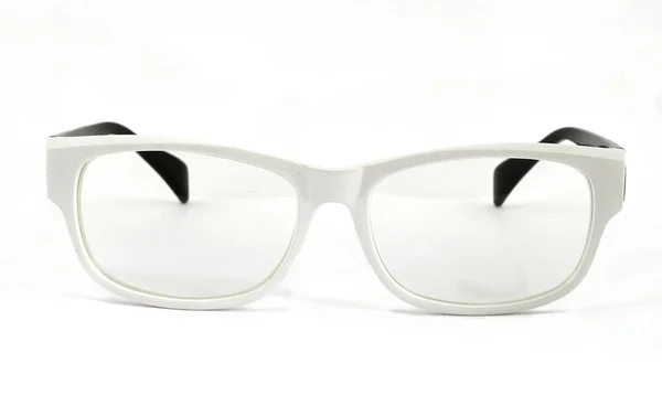 Beyaz arka plan üzerinde yansıması ile modern gözlük — Stok fotoğraf
